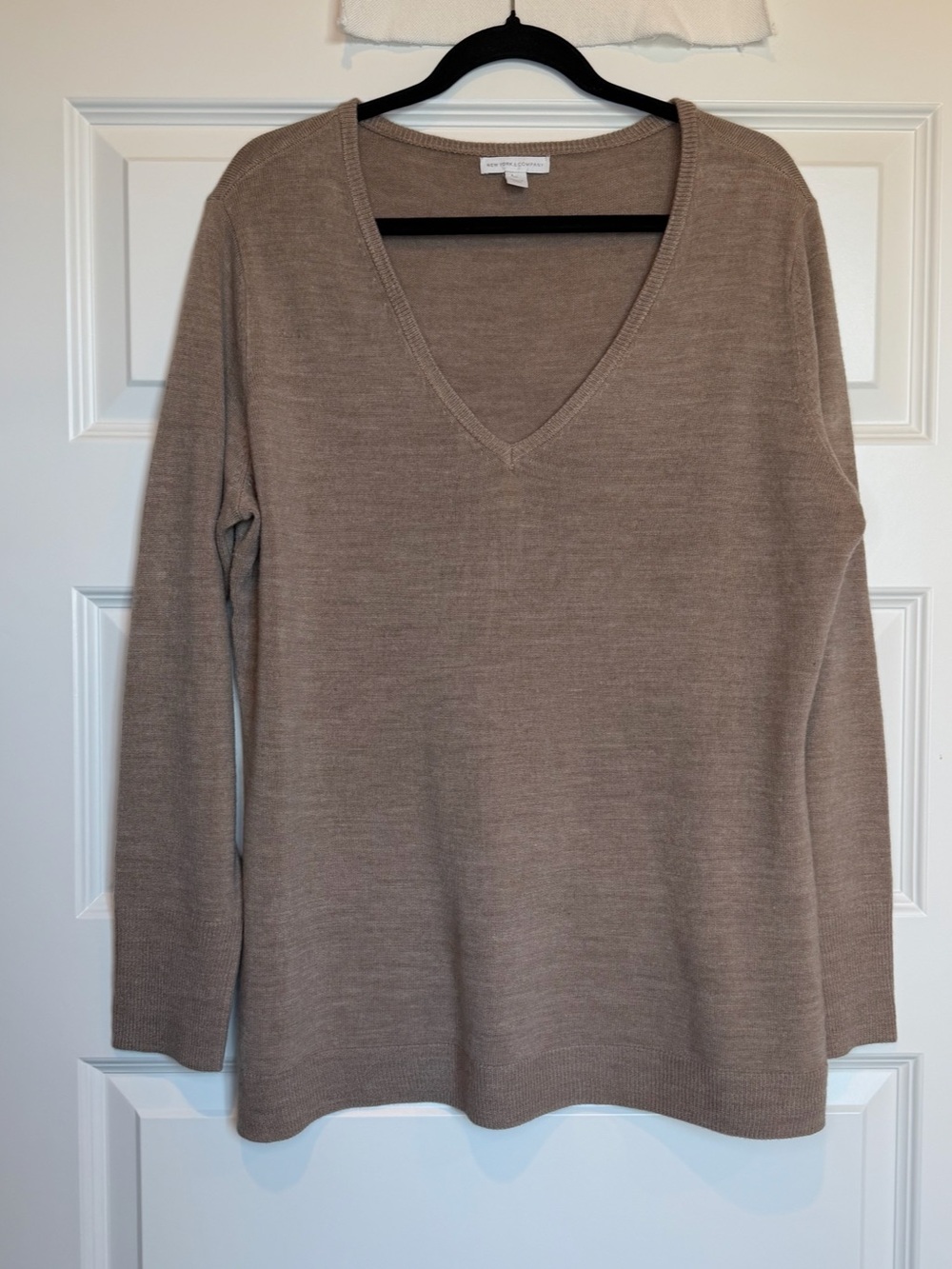 New York & Company Womens XXL Taupe V Neck Sweater Long Sleeve 1223